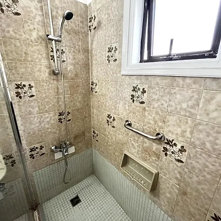 Nissi Chrysland Apartment