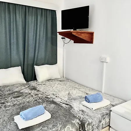 Nissi Chrysland Apartment