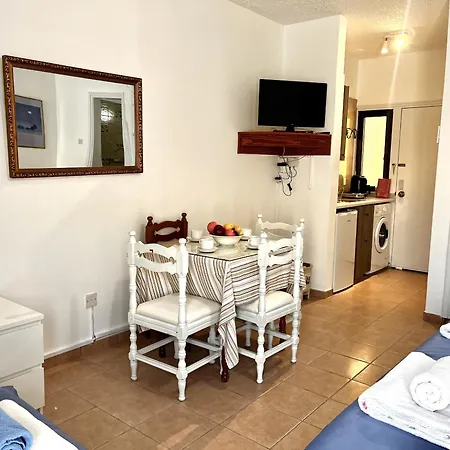 Apartment Nissi Chrysland *