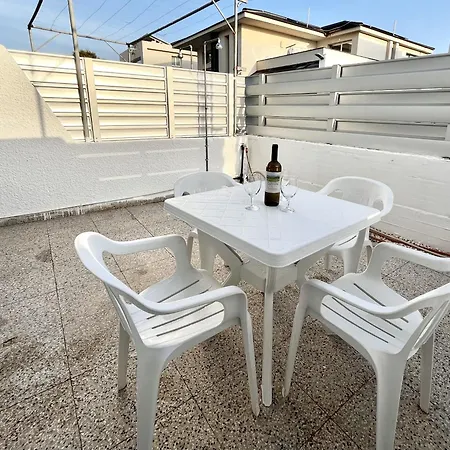 Nissi Chrysland Apartment